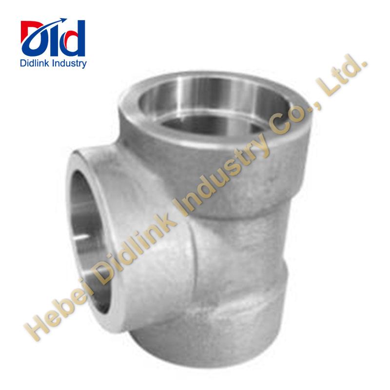 Socket welded pipe fittings